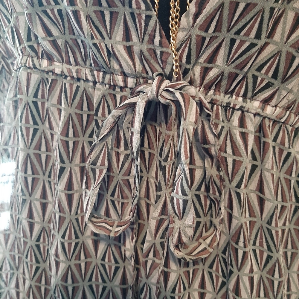 Sheer blouse - Picture 2 of 10